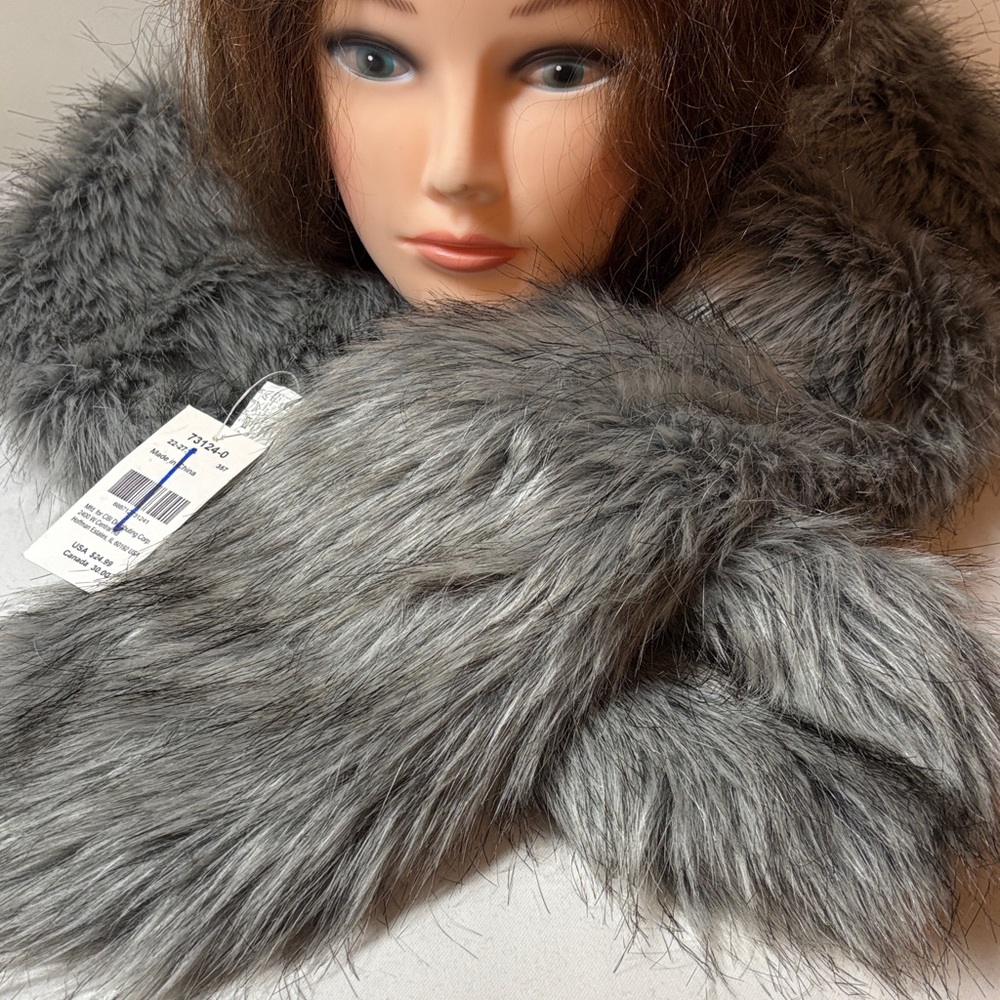 Icing Gray Silver Faux Fur Scarf 5” x 60” NWT